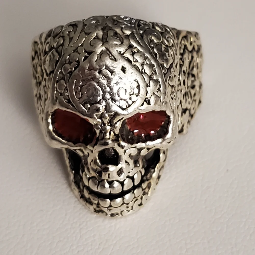 Silvertone Skull Ring